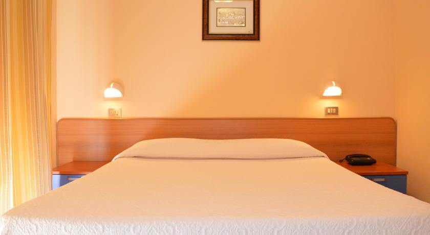 Albergo Leonardo 基安奇安诺泰尔梅 客房 照片